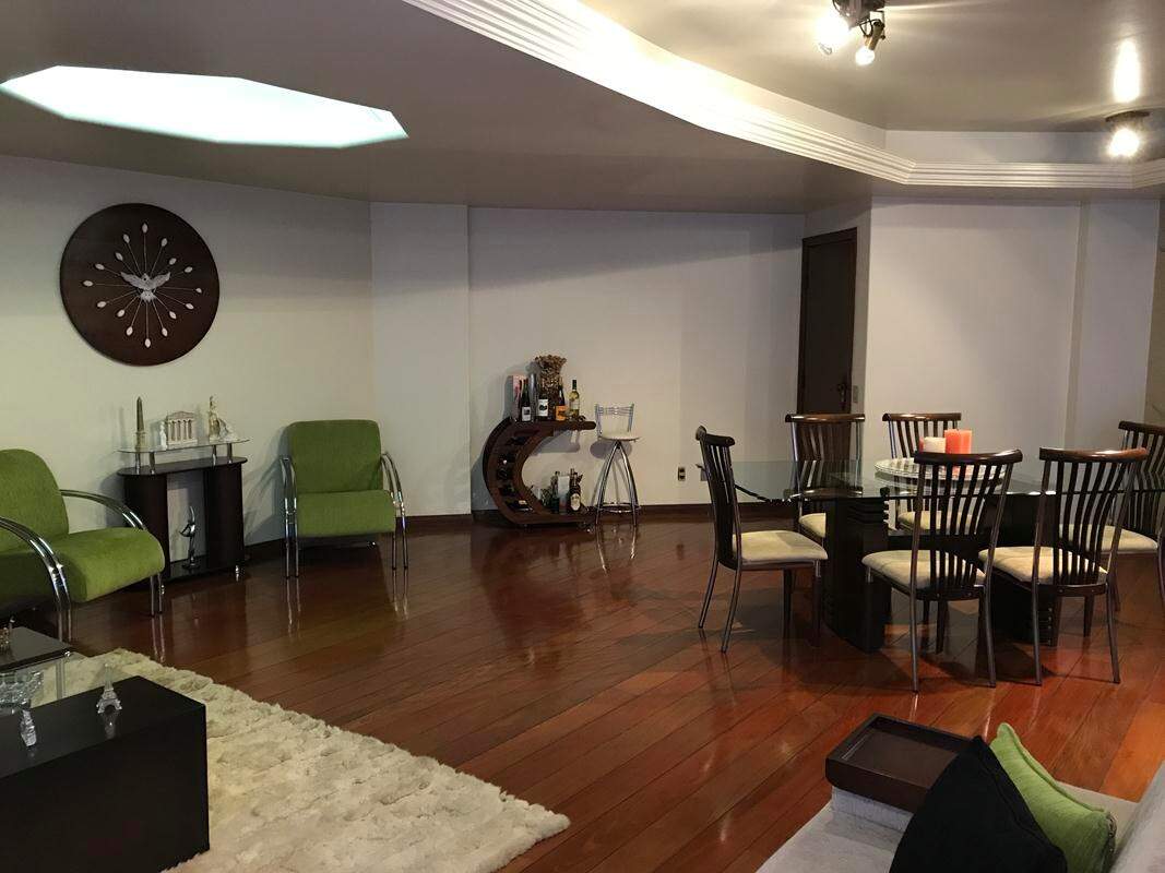 Apartamento à venda no Centro: Apartamento à venda, Centro - Divinópolis/MG